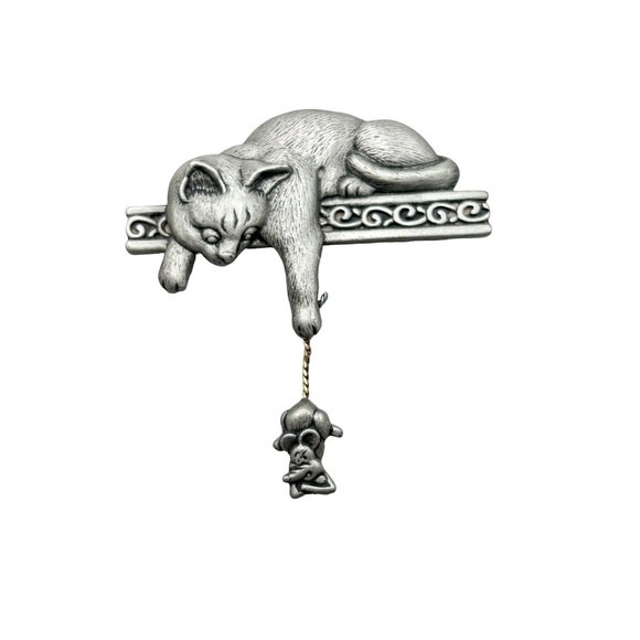 JJ Cat Catching Mouse Pin Brooch Pewter Metal Silver Tone Dangle Figural Pin - Picture 1 of 5